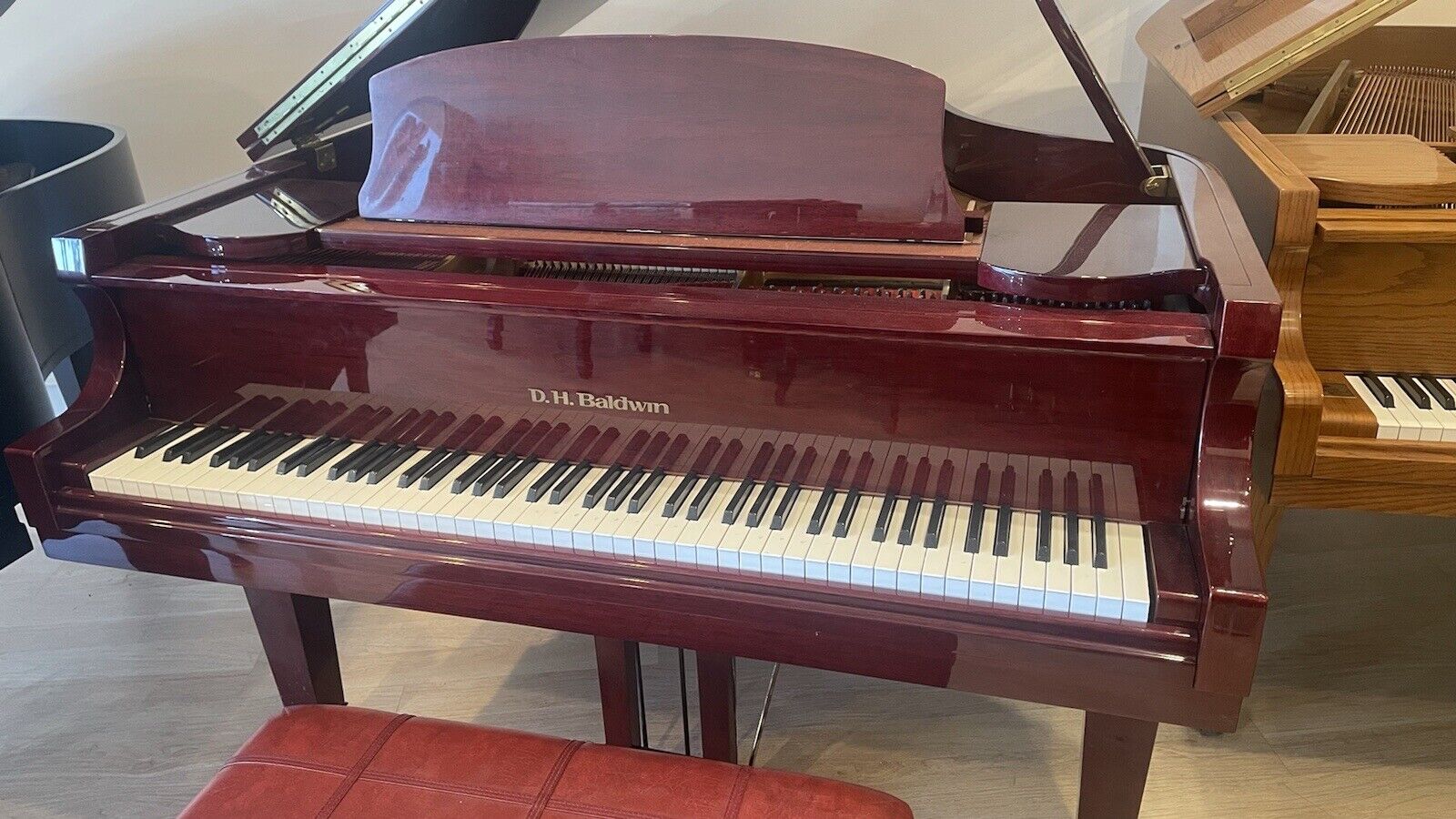 2005 Baldwin Grand Piano Model  5’8” (c172) Mahogany High Gloss